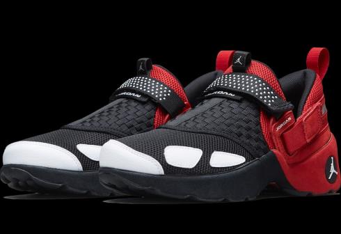 Jordan Trunner LX Black Red White Gym 905222-001