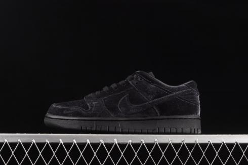 Dover Street Market x Nike SB Dunk Low Triple Black DH2686-002